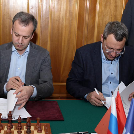 <span>ФИДЕ и Федерация шахмат Югры</span> подписали соглашение о проведении Кубка мира – 2019